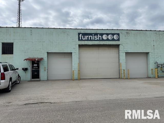 944 FARRAGUT Street, Davenport, IA 52802