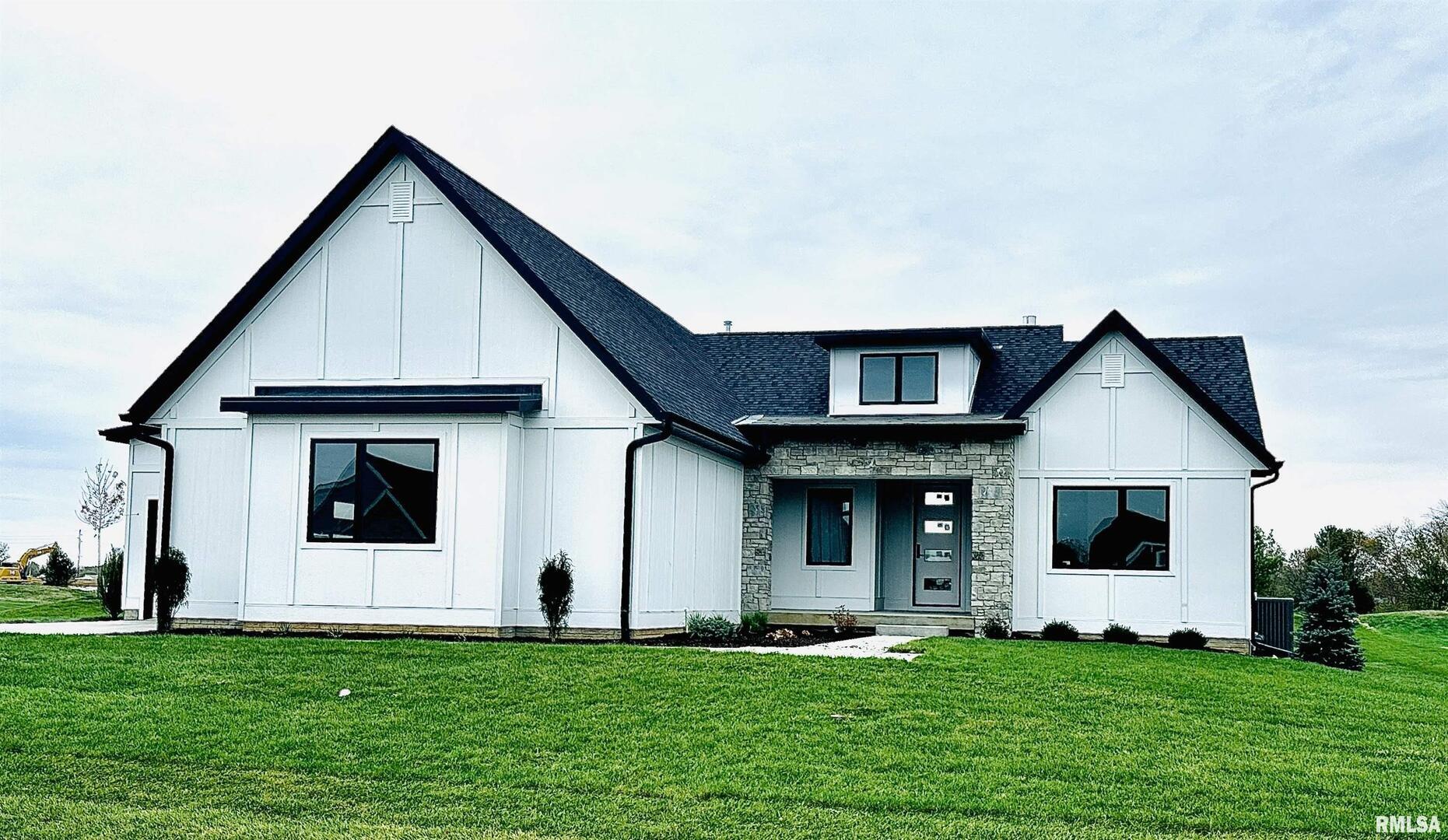 5127 Oak Ridge Court, Bettendorf, IA 52722